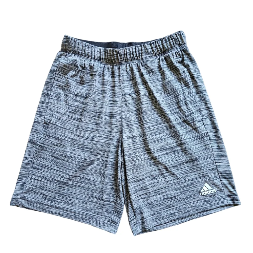 Adidas • Shorts